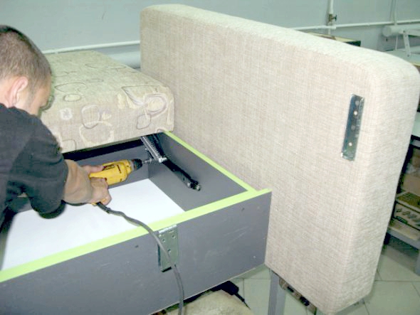 Игорь. Разборка дивана